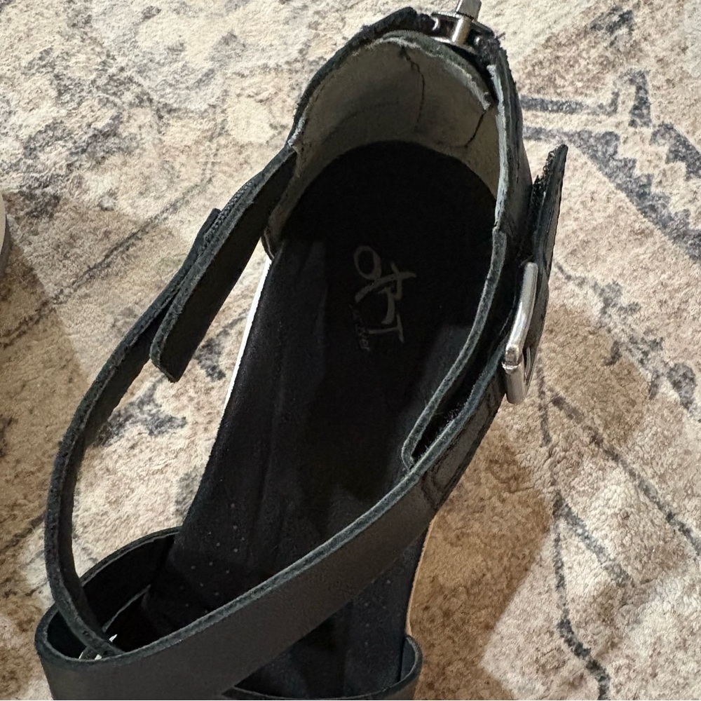 OTBT TERESA wedges size 9.5 - Picture 4 of 9